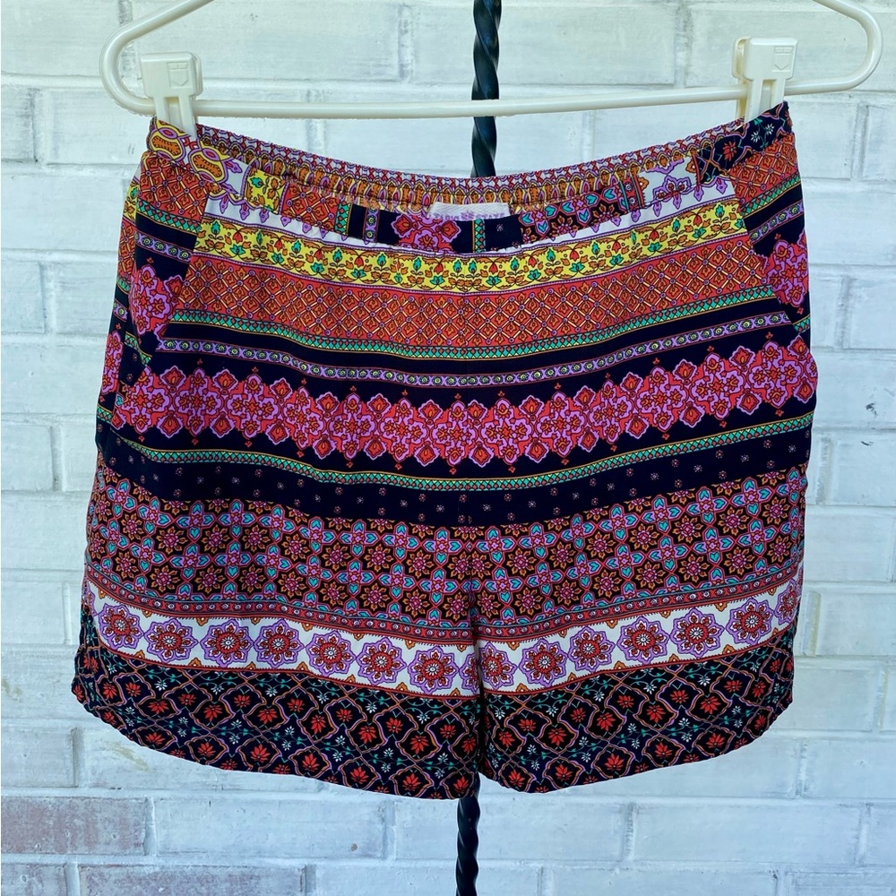 ALTAR’D STATE MEDALLION FLORAL SHORTS MEDIUM